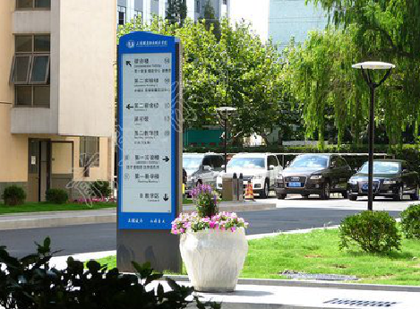 金川哪些因素影响宣传栏的制作？